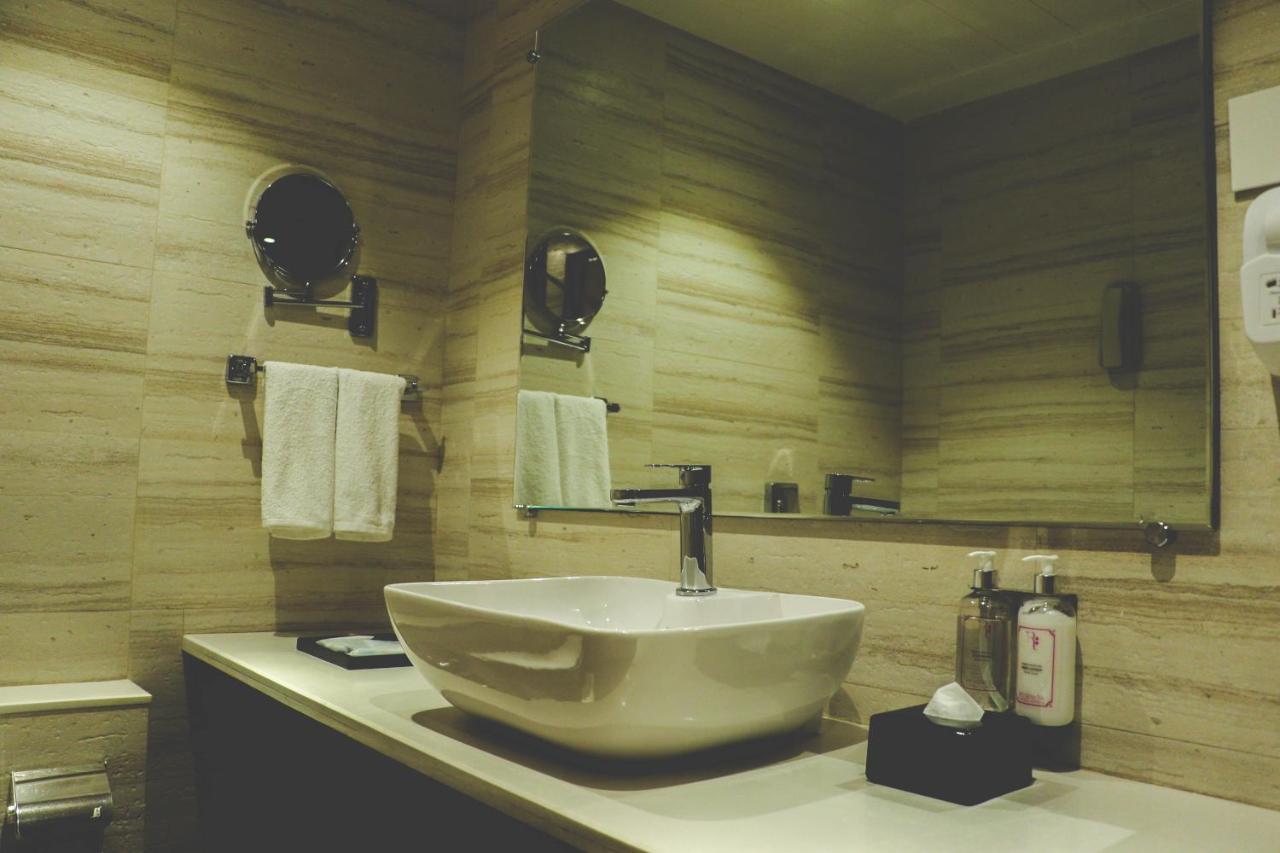 Regenta Central Harsha Vapi Pārdi Εξωτερικό φωτογραφία