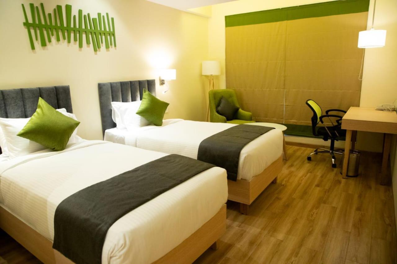 Regenta Central Harsha Vapi Pārdi Εξωτερικό φωτογραφία