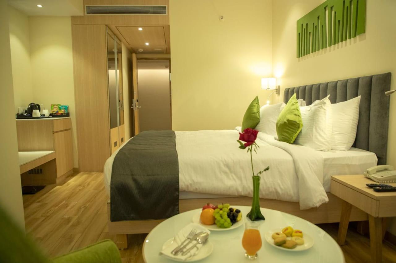 Regenta Central Harsha Vapi Pārdi Εξωτερικό φωτογραφία